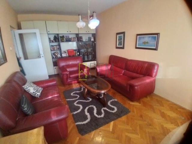 Prodajemo- trosoban stan povrsine 108 m2 na Tuskom putu