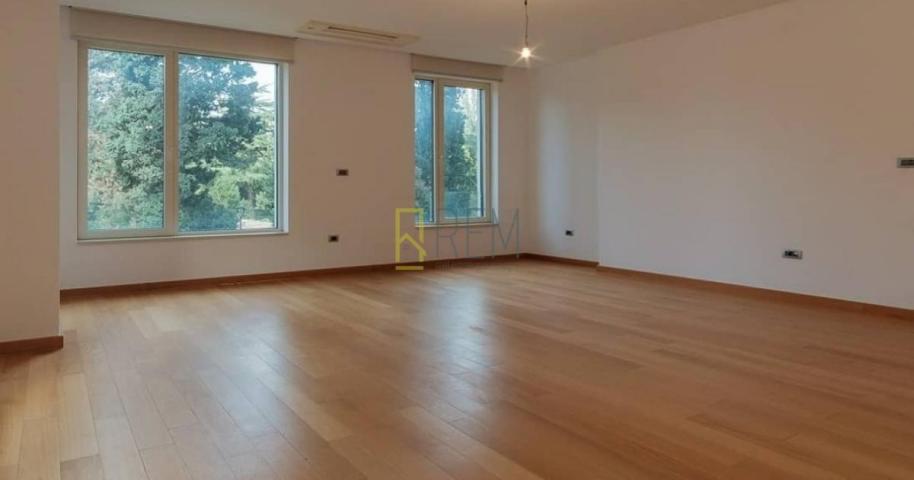 Prodaja- trosoban lux stan 114m2, Ribnica