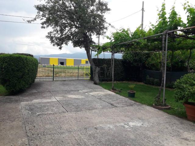 Prodaja-kuća 119m² na imanju od 2.050m², Danilovgrad