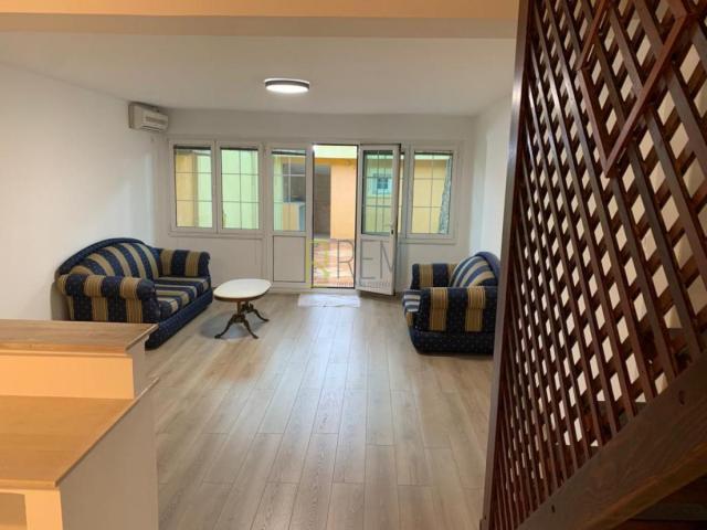 Prodajemo kucu u Staroj Varosi, povrsine 100m2 sa dvoristem