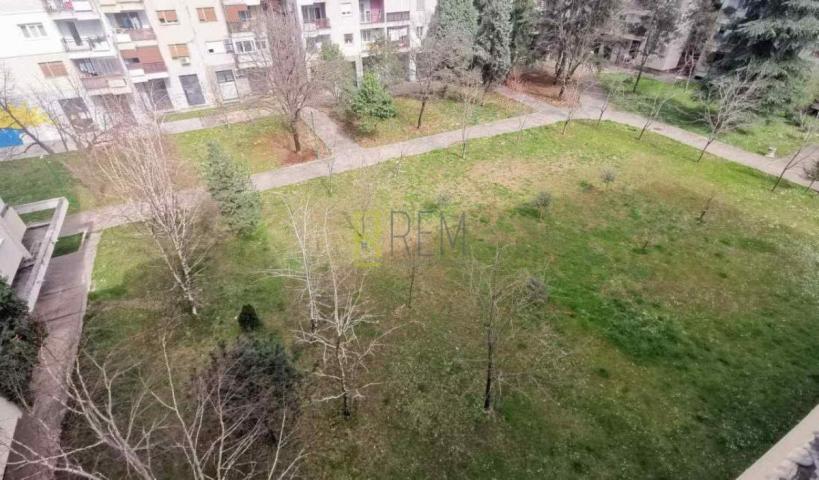Prodajemo- jednosoban funkcionalan stan 36m2, Blok 6