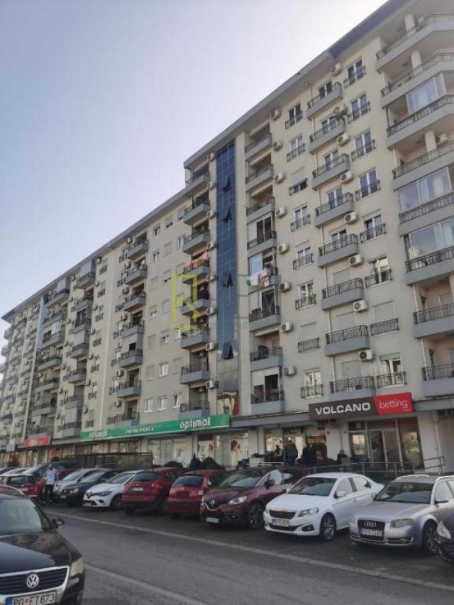 Prodajemo- poslovni prostor 67m2, u ulici 4. Jula na Pobrežju