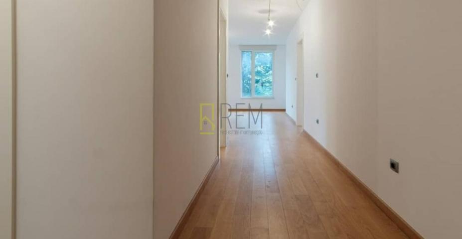 Prodaja- trosoban lux stan 114m2, Ribnica