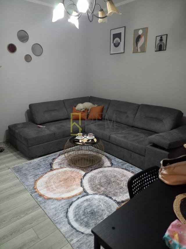 Prodajemo- namješten i renoviran jednosoban stan 55m2 u centru Podgorice