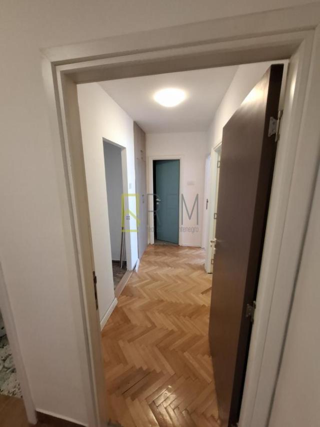 Prodajemo- dvosoban renoviran stan površine 71m² na Zabjelu
