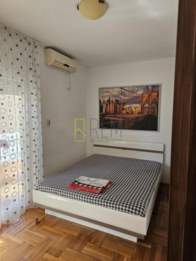 Prodajemo- namješten, dvosoban stan, površine 80m2, u naselju Zagorič