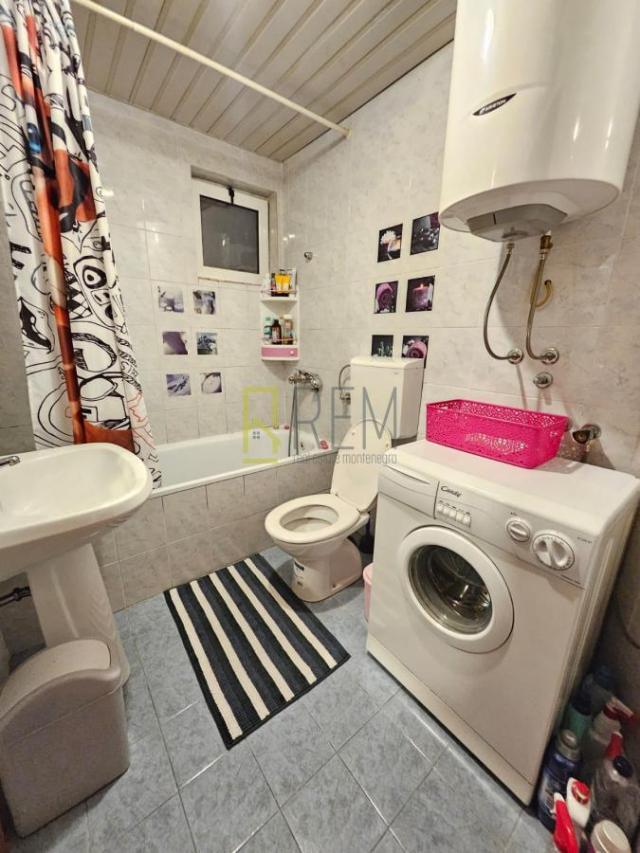 Prodajemo- kompletno namjesten dvosoban stan površine 65m², Centar