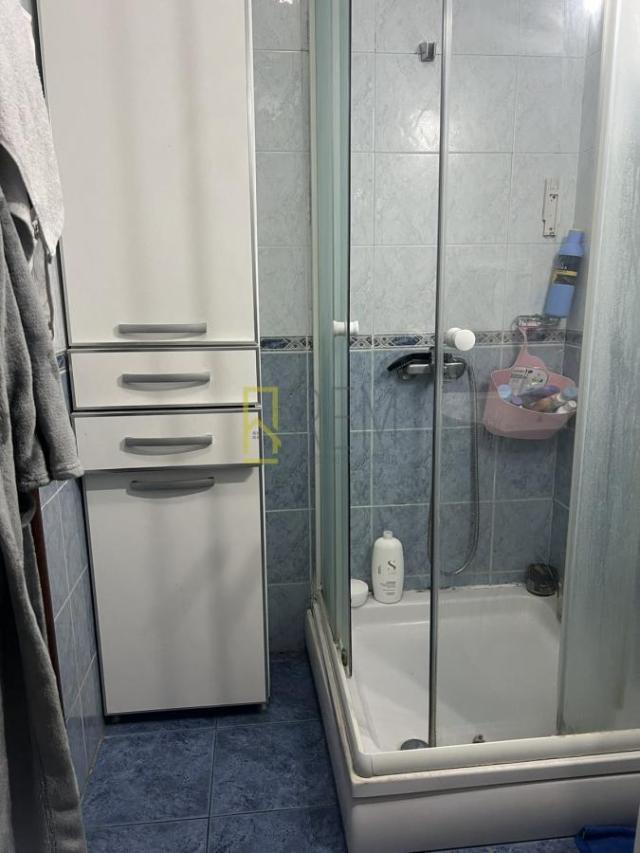 Prodajemo- dvosoban kompletno namjesten 56m2, Pobrezje