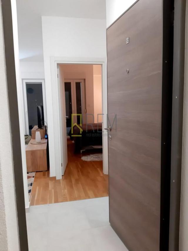 Prodajemo- jednosoban kompletno namjesten stan od 40m2, na Zabjelu