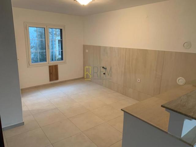 Prodajemo kucu u Staroj Varosi, povrsine 100m2 sa dvoristem