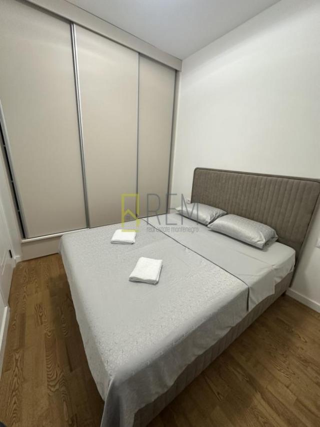 Prodajemo- nov jednosoban kompletno namješten stan površine 39 m2, River bank