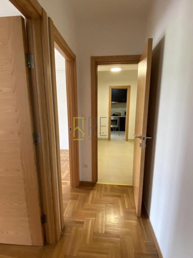 Prodajemo- dvosoban stan 69m2,  Preko Morače