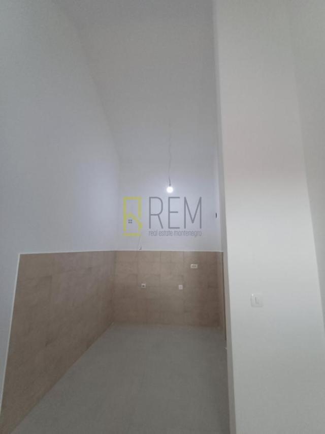 Prodajemo- prostran, jednosoban stan 52m2 na Starom Aerodromu