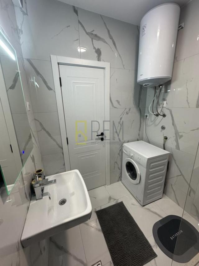 Prodajemo- nov jednosoban kompletno namješten stan površine 39 m2, River bank