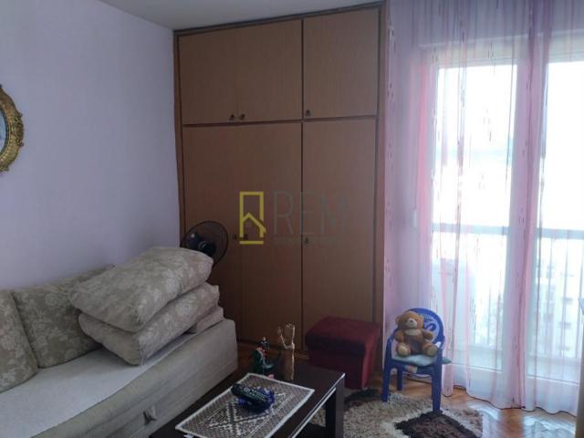 Prodajemo- trosoban stan povrsine 108 m2 na Tuskom putu