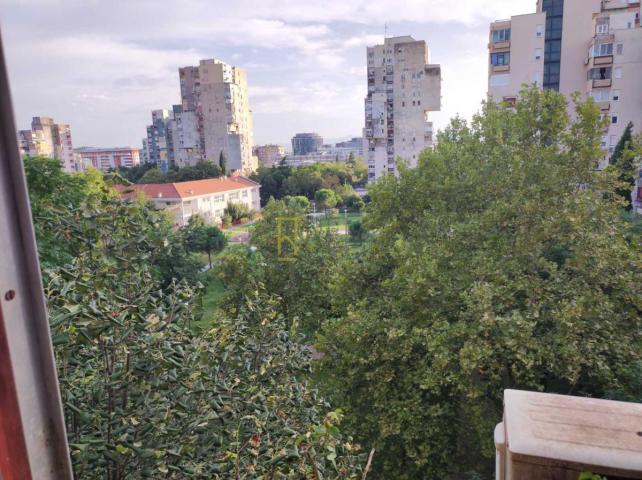 PRODAJA – TROSOBAN STAN U BLIZINI BAZARA, BLOK 5, PODGORICA
