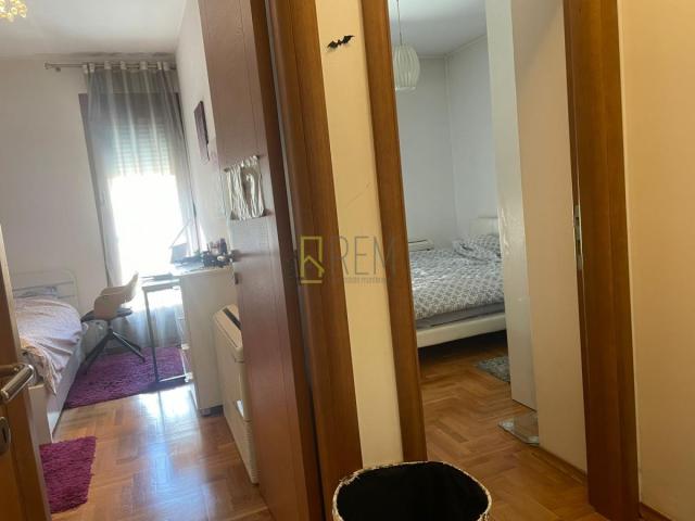 Na prodaju – Svijetao dvosoban stan odličnog rasporeda – Tuški Put, Podgorica