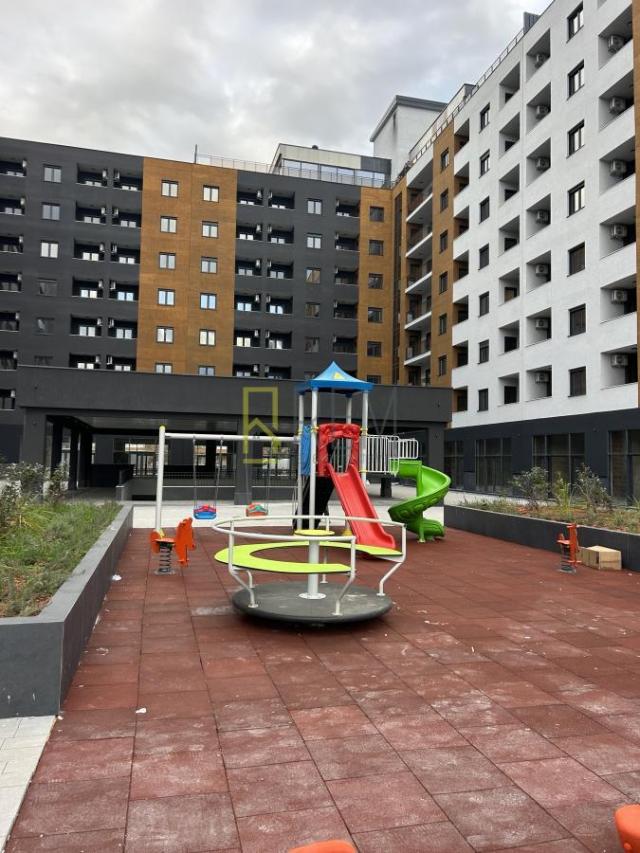 Prodajemo- jednosoban neuseljavan stan površine 44m2 sa garažom u novom kopleksu Dadi Plaza