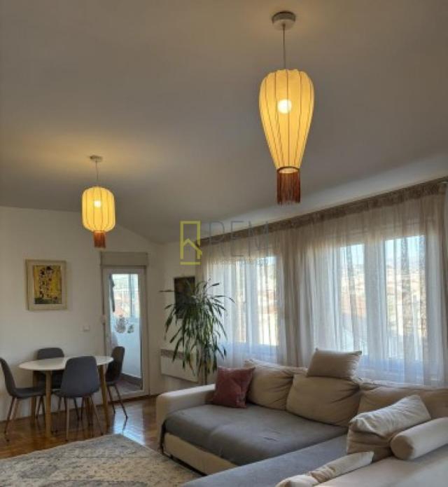 Prodajemo-kompletno namješten dvosoban 61m2, Tološi
