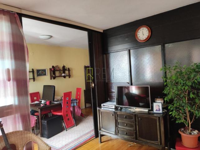 PRODAJA – TROSOBAN STAN U BLIZINI BAZARA, BLOK 5, PODGORICA