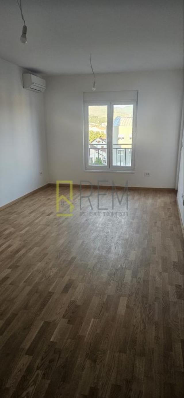 Prodajemo- jednosoban stan površine 45m2, na Starom Aerodromu