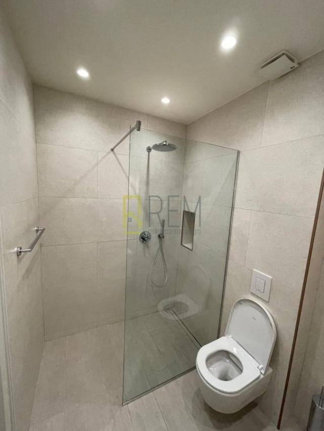Prodaja- trosoban duplex 209m2, sa parkingom- zgrada Vezir