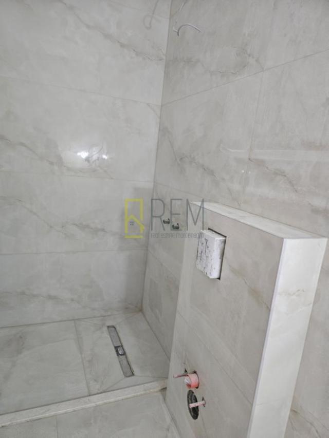 Prodaja- dva jednosobna stana u izgradnji od 51m2 u Pinjes, Ulcinj