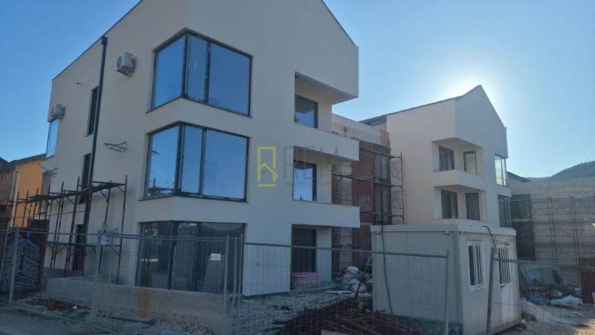 Prodaja-jednosoban stan 51m2 u izgradnji, Radanovići