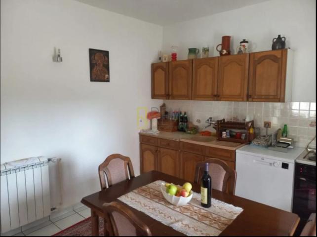 PRODAJA – PORODIČNA KUĆA, CETINJE