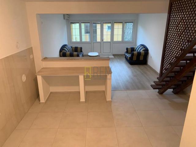 Prodajemo kucu u Staroj Varosi, povrsine 100m2 sa dvoristem