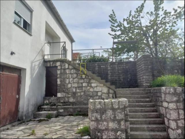 PRODAJA – PORODIČNA KUĆA, CETINJE