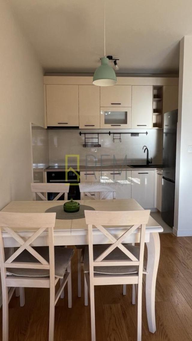 Prodajemo- jednosoban kompletno namješten stan 49m2, u kopmpleksu 