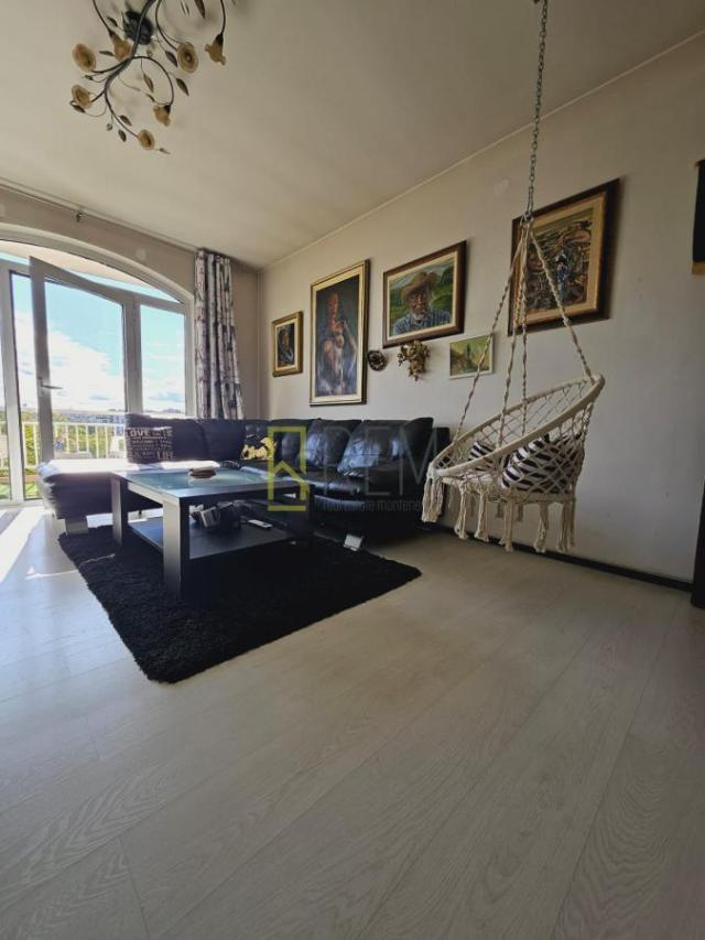 Prodajemo- kompletno namjesten dvosoban stan površine 65m², Centar
