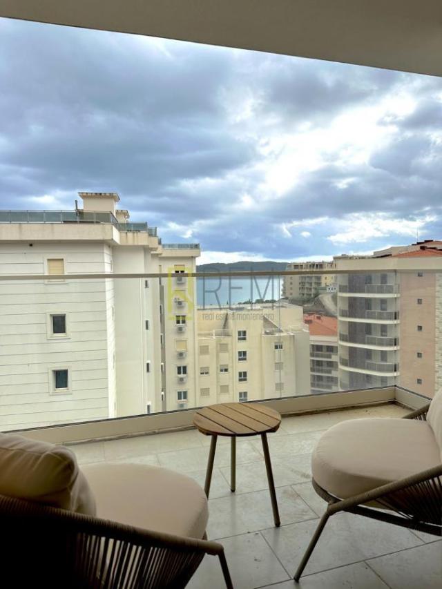 Prodajemo- dvosoban namjesten stan 75m2, pogled na more, Becici