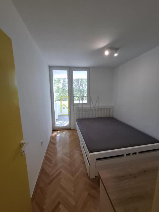 Prodajemo- dvosoban renoviran stan površine 71m² na Zabjelu