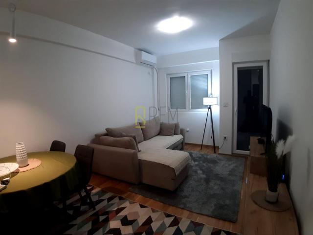 Prodajemo- jednosoban kompletno namjesten stan od 40m2, na Zabjelu