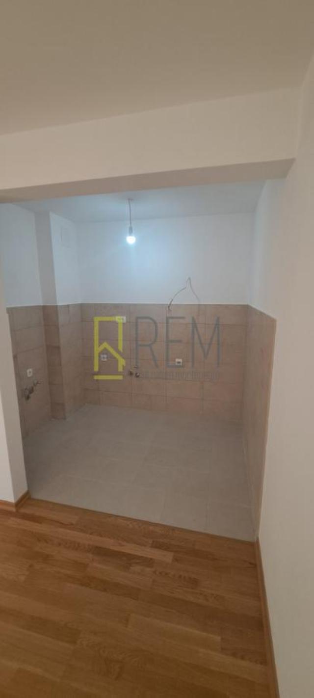 Prodajemo- nova neuseljavana garsonjera površine 31m2 na Starom Aerodromu
