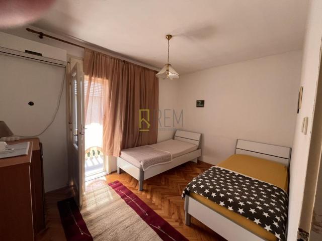 Izdaje se - Dvosoban stan u kući sa zasebnim ulazom i dvorištem - Zagorič, Podgorica