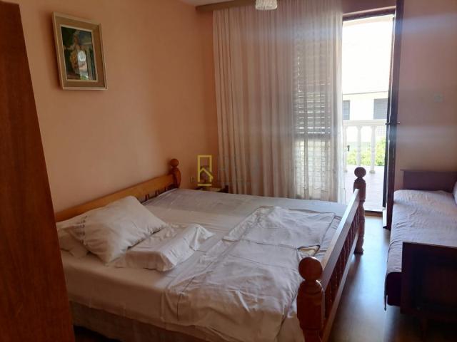 Prodaja – kuca 130 m2 na placu od 500 m2 u Radoviči, Tivat