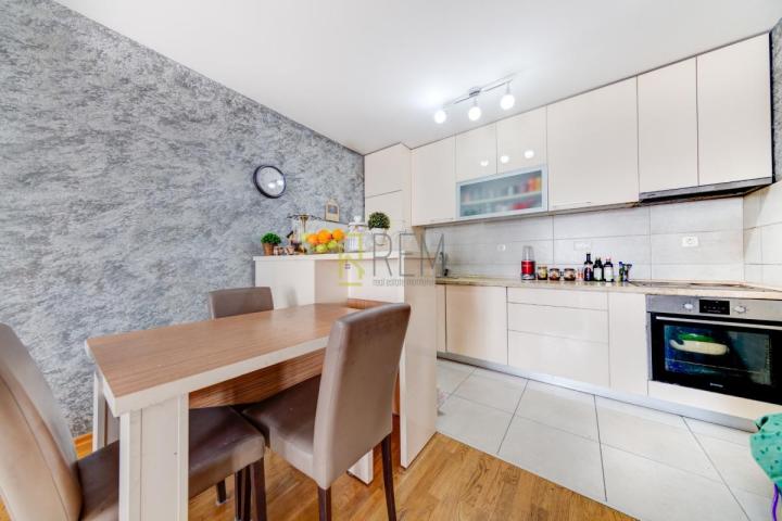 Prodajemo- lux trosoban duplex stan 113m2, Ljubović