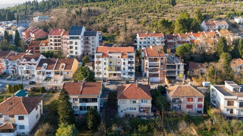 Prodaja – nov trosoban stan sa tri garažna mjesta, Gorica C