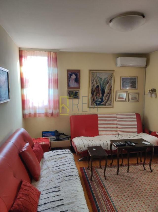 PRODAJA – TROSOBAN STAN U BLIZINI BAZARA, BLOK 5, PODGORICA