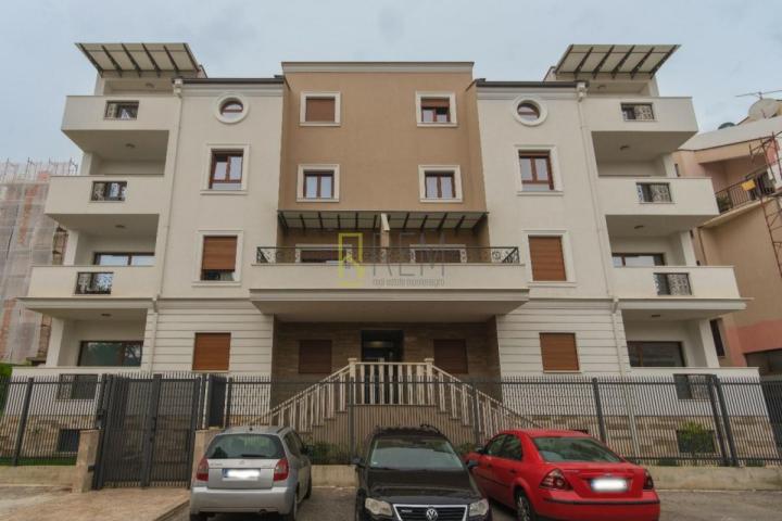 Prodaja – nov trosoban stan sa tri garažna mjesta, Gorica C