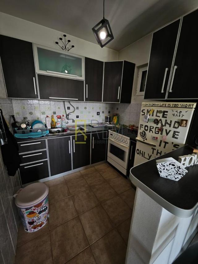 Prodajemo- kompletno namjesten dvosoban stan površine 65m², Centar