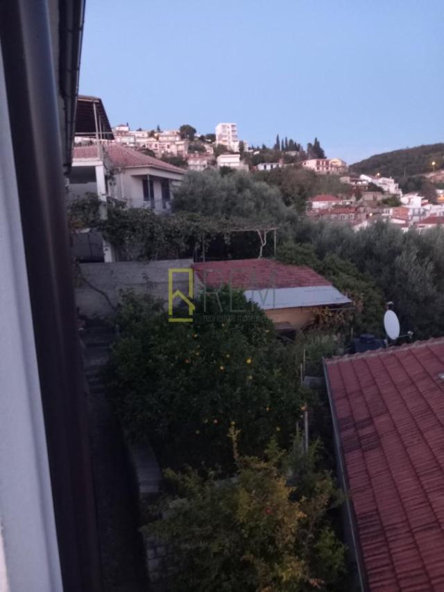 Kuća u Ulcinju, liman