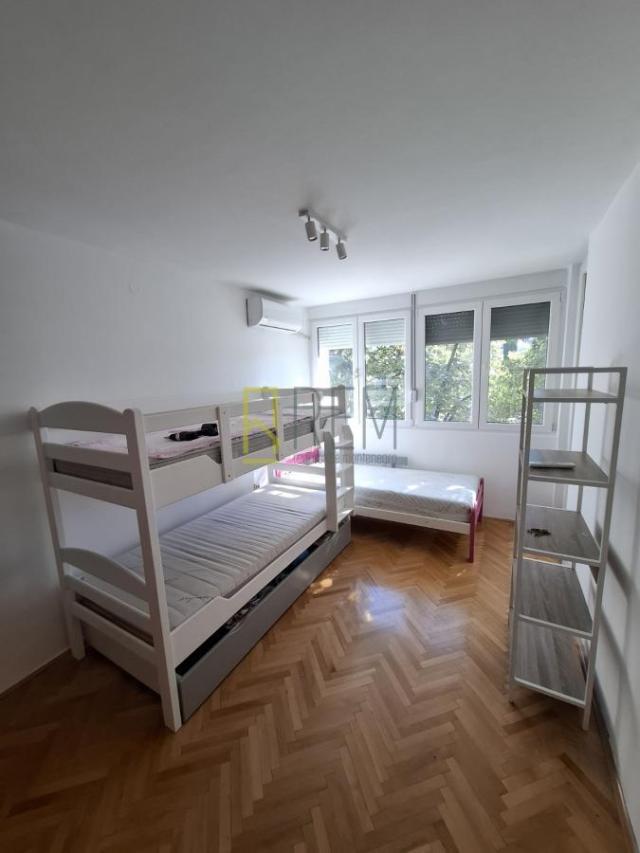 Prodajemo- dvosoban renoviran stan površine 71m² na Zabjelu