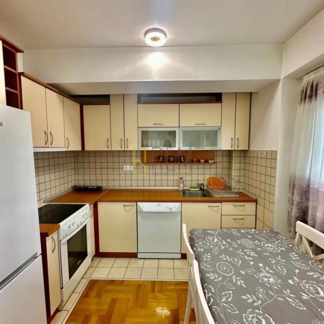 Prodajemo- dvosoban, kompletno namjesten stan 56m2 na Zabjelu