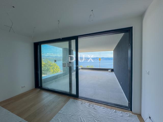 OPATIJA, CENTAR - stan s panoramskim pogledom na more, garažom i jacuzzijem iznad centra Opatije 