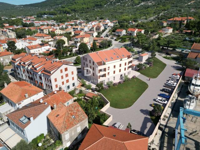 OTOK CRES, GRAD CRES - vrhunska novogradnja na top lokaciji strogi centar 50m od mora
