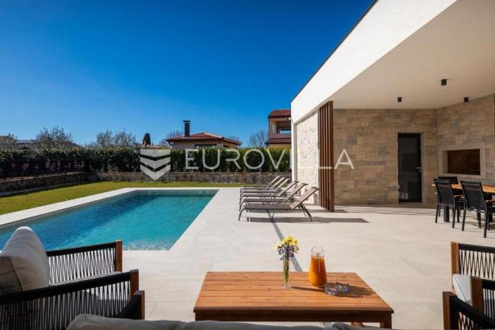 Istra, Poreč, ekskluzivna moderna vila s privatnim bazenom u blizini mora